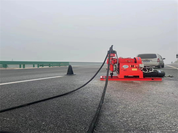 冕宁马路路基路面开裂下沉注浆加固灌浆