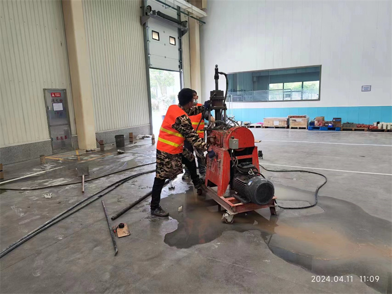 冕宁厂房地面下沉塌陷注浆加固施工